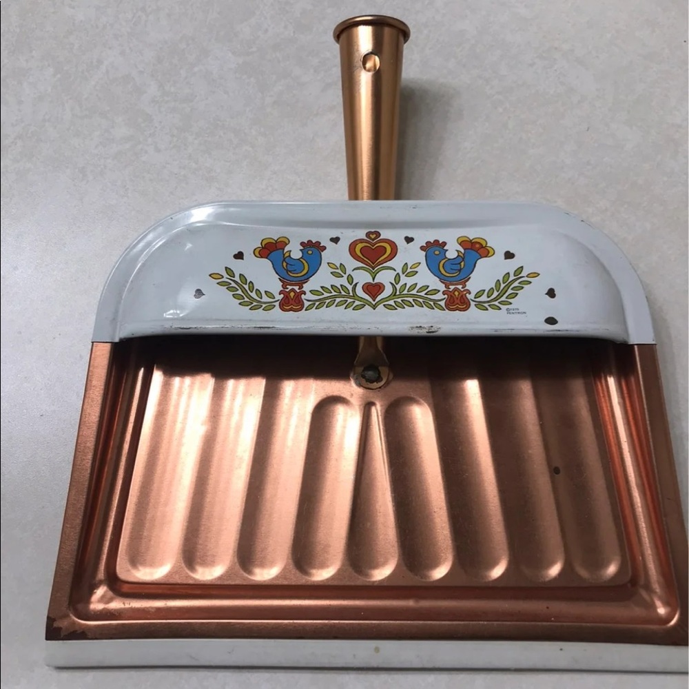 Vintage ornate Ballonoff copper dust pan